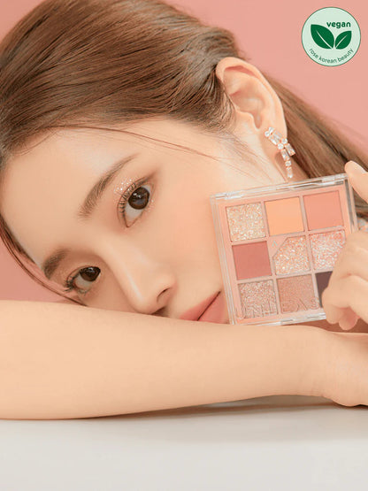 UNLEASHIA.  Glitterpedia Eye Palette.  |  N°3 All of Coral
