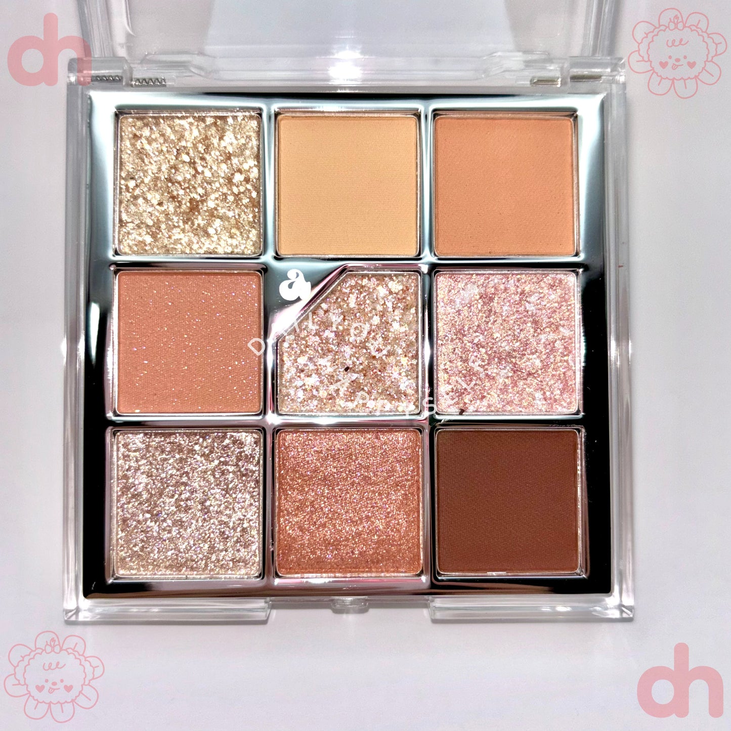 UNLEASHIA.  Glitterpedia Eye Palette.  |  N°3 All of Coral